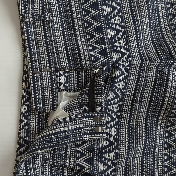 Loft Outlet Geometric Woven Pattern Tribal Shorts 4 Blue White - Picture 4 of 12